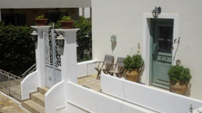 Estiades summer house